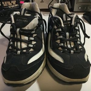 Sketchers Shape Ups 11809 Walking Toning Shoes